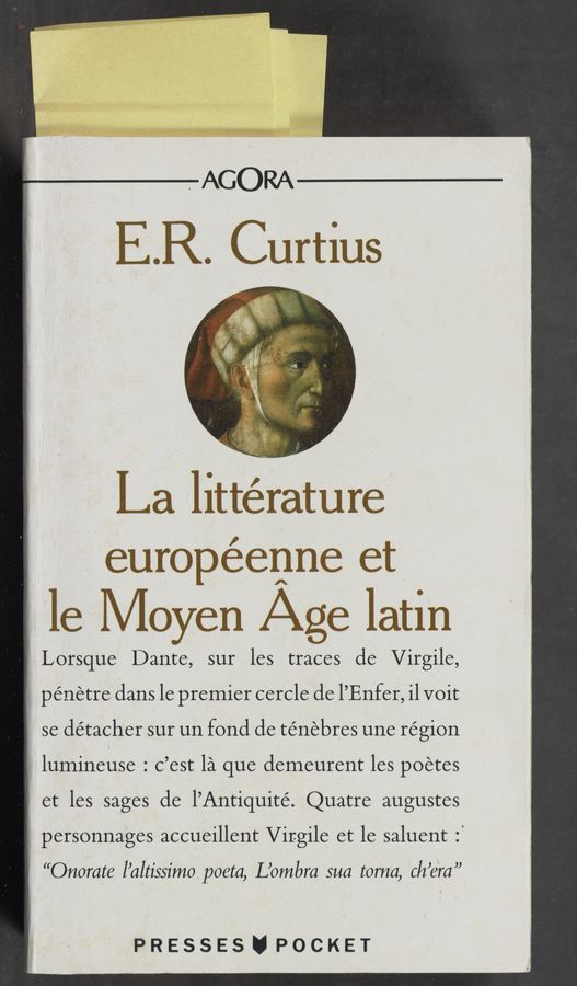 Page text (OCR generated): Lorsque Dante, sur les traces de Virgile,
penetre dans le premier cerele de l’En/fer, i1 voit
se détacher sur un fond de tenebres une region
lumineuse : e’est 151 que demeurent les poetes
et les sages de l’Antiquite. Quatre augustes
personnages accueillent Virgile et le saluent :'
“Onomte l’altissimo oeta L’ombm sua toma ch’era”
) )
PRESSES U POCKET