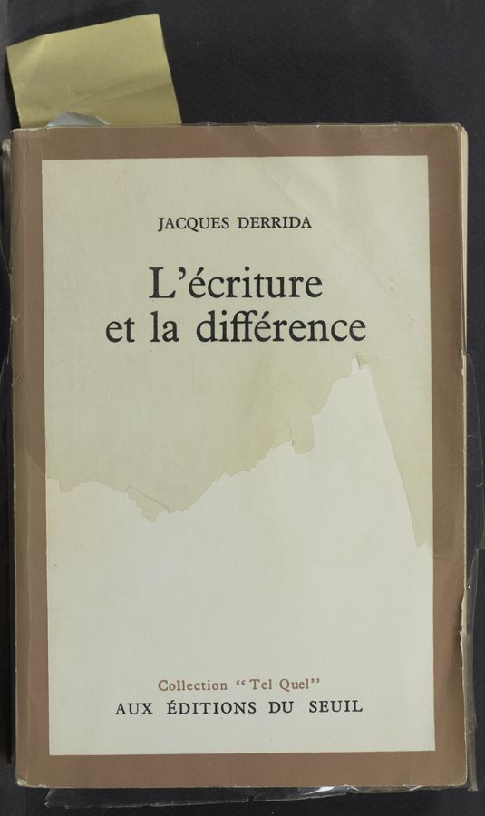 Page text (OCR generated): JACQUES DERRIDA
L’ 'criture
I la difference
