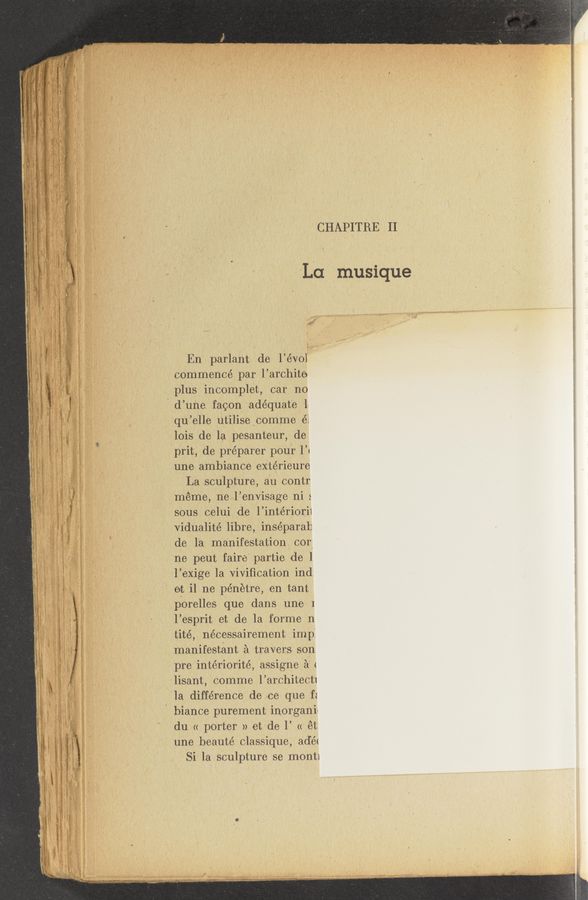 Page text (OCR generated): CHAPITRE II
La musique
Euparlant de l’ével
commence par l’archite
plus incomplet, car 110
4 d’une fagon adequate l-
qu’elle utilise peomme él
lois de la pesanteur, de
prit, de preparer pour l"
une ambiance extérieure
La sculpture, au contr
meme, n'e l’euvisage ni &amp;
sous eelui de l’intériori1
vidualité libre, insép‘arah
de la manifestation cor;
ne peut faire partie de l
l’exige la viviﬁcation ind:
et il nepénetre, e11 taut
piorelles que» dans une I
l’eSprit et ’de la forme n
tité, néeessairement imp.
manifestént é; travers son
pre intériorité, assigne é (
lisant, comme l’architectl
la difference de ce que fz
' biance purement inorganil
du (( porter » et'de 1’ << ét:
une beauté Classique, adé<
Si la sculpture se monti