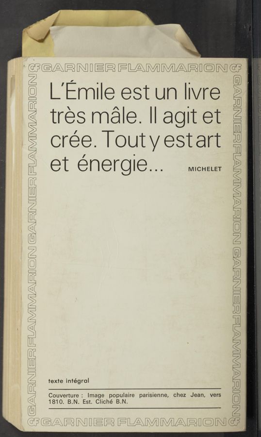 Page text (OCR generated): ' (<23 (am-é; N D E? EMAM MAERDEQ   '
L'Emile est un livre
tr‘es méle. || agit et
crée. Touty estart
et énergie...
texte infégral
Couverture: Image populaire ‘parisienne, chez Jean, vers
1810. B.N. Est. Cliché B.N.
Q
m
g
m
ﬂ
1%
@
2
Q
4
E
E
.g
éﬂ
w
E
g
g
;@
@«s
, @Nﬁllﬂﬁcﬂmwmﬂ EEUNHVS N@UEJWWWSW HEBNEV®
@AENUEE [EMXM‘MAFQUEDDN